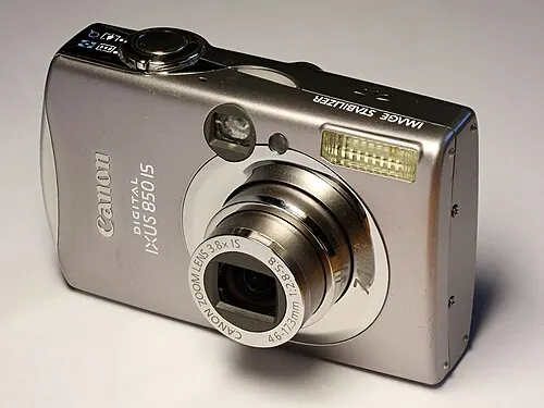 Canon Digital IXUS 850 IS camera
