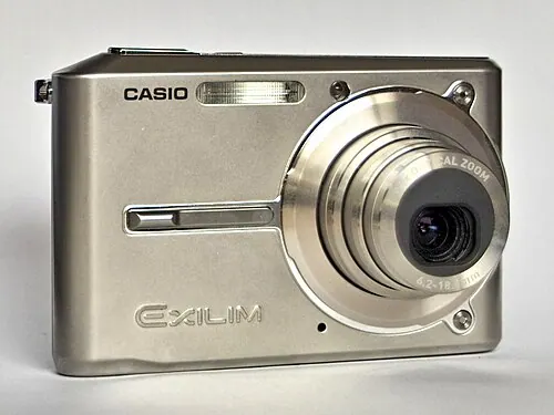 Casio Exilim EX-S600 camera