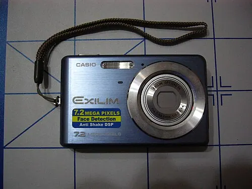Casio Exilim EX-Z77 camera