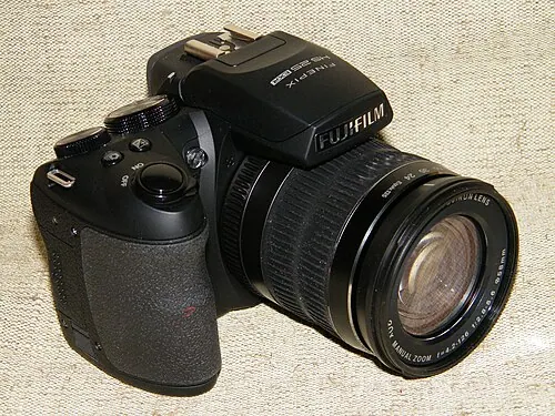 Fujifilm FinePix HS25EXR camera