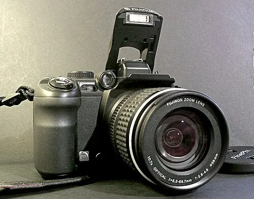 Fujifilm FinePix S9500 camera