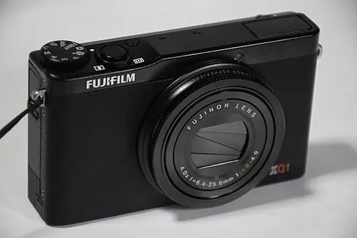 Fujifilm XQ1 camera