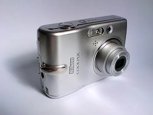 Nikon Coolpix L11 camera
