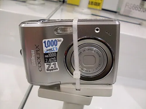 Nikon Coolpix L14 camera