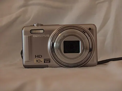 Olympus VR-310 camera
