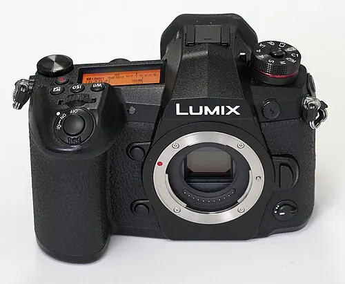 Panasonic Lumix DC-G9 camera