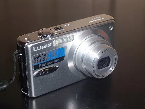 Panasonic Lumix DMC-FX2 camera