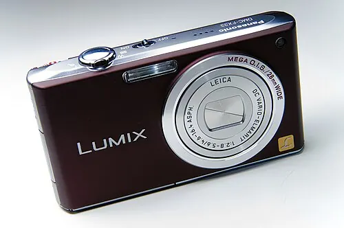 Panasonic Lumix DMC-FX33 camera