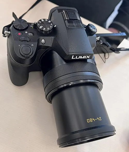 Panasonic Lumix DMC-FZ2500 camera