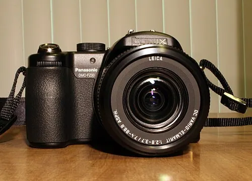 Panasonic Lumix DMC-FZ30 camera
