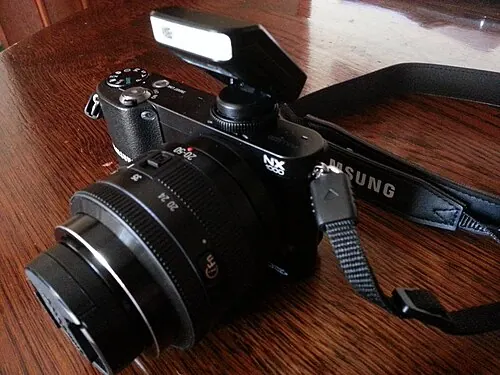 Samsung NX1000 camera