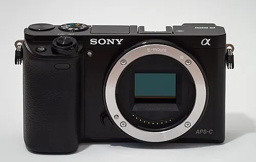 Sony α6000 camera
