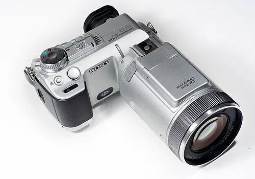Sony Cyber-shot DSC-F717 camera